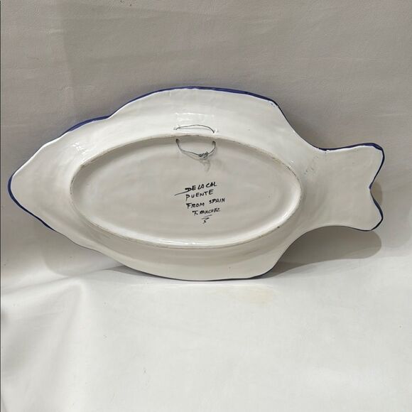 De La Cal Serving Platter Handpainted Artistic Blue Yellow Fish 10.5 X 10 Plate - Picture 10 of 12